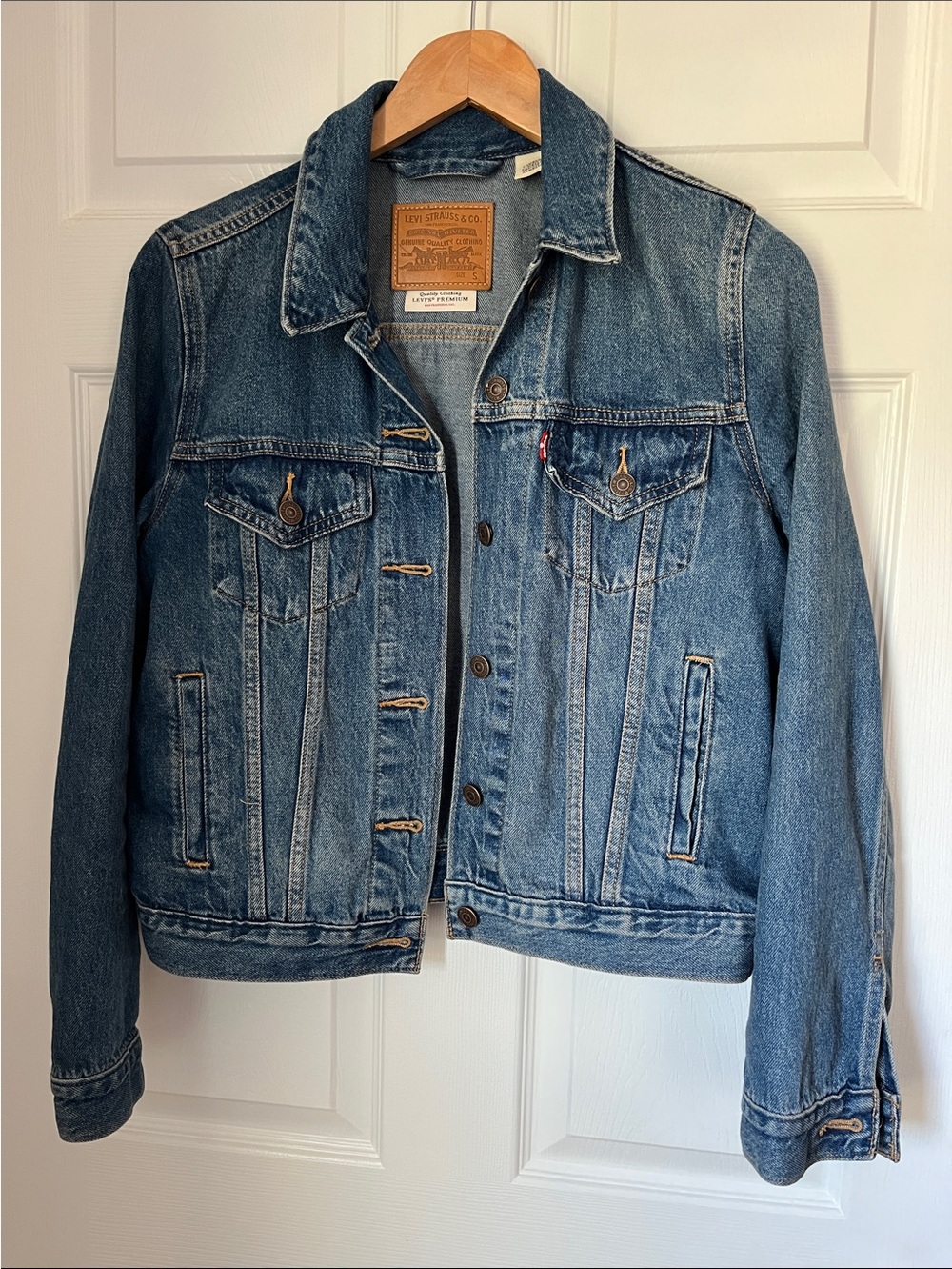 Levi's Denim Jean Jacket Women’s small - Classic Trucker Style